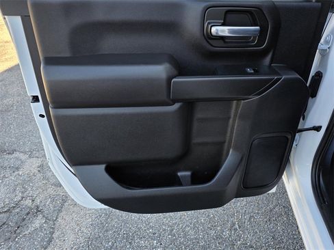 Used 2023 Chevrolet Silverado 2500 Custom w/ Custom Value Package image 32