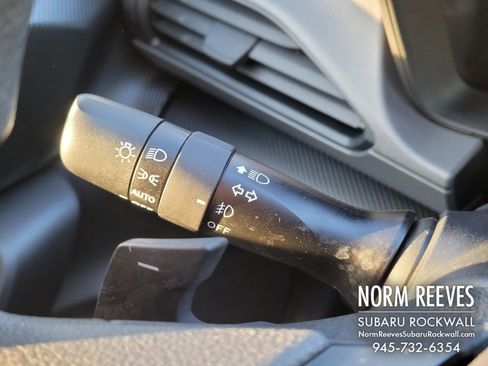 Used 2024 Subaru Crosstrek 2.0i Premium image 31