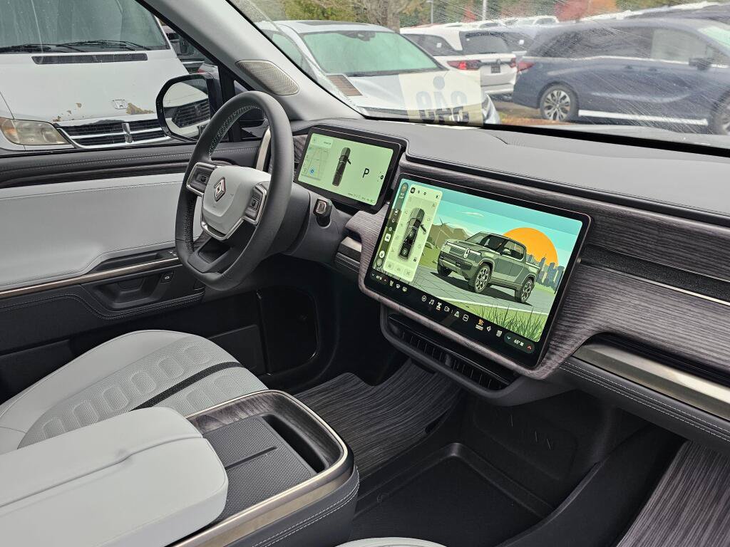 Used 2026 Rivian R1T Adventure Dual AWD/4WD image 10
