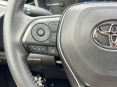 Used 2023 Toyota Corolla SE w/ SE Premium Package image 10