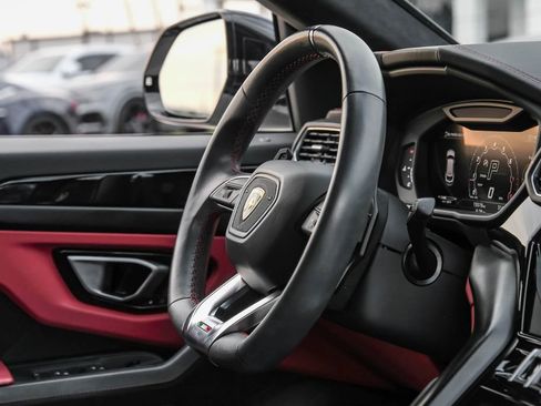 Used 2022 Lamborghini Urus image 11