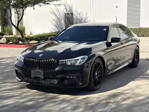 Used 2019 BMW 740i w/ M Sport Package RWD image 7