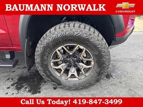 Used 2024 Chevrolet Colorado ZR2 w/ ZR2 Convenience Package III AWD/4WD image 26