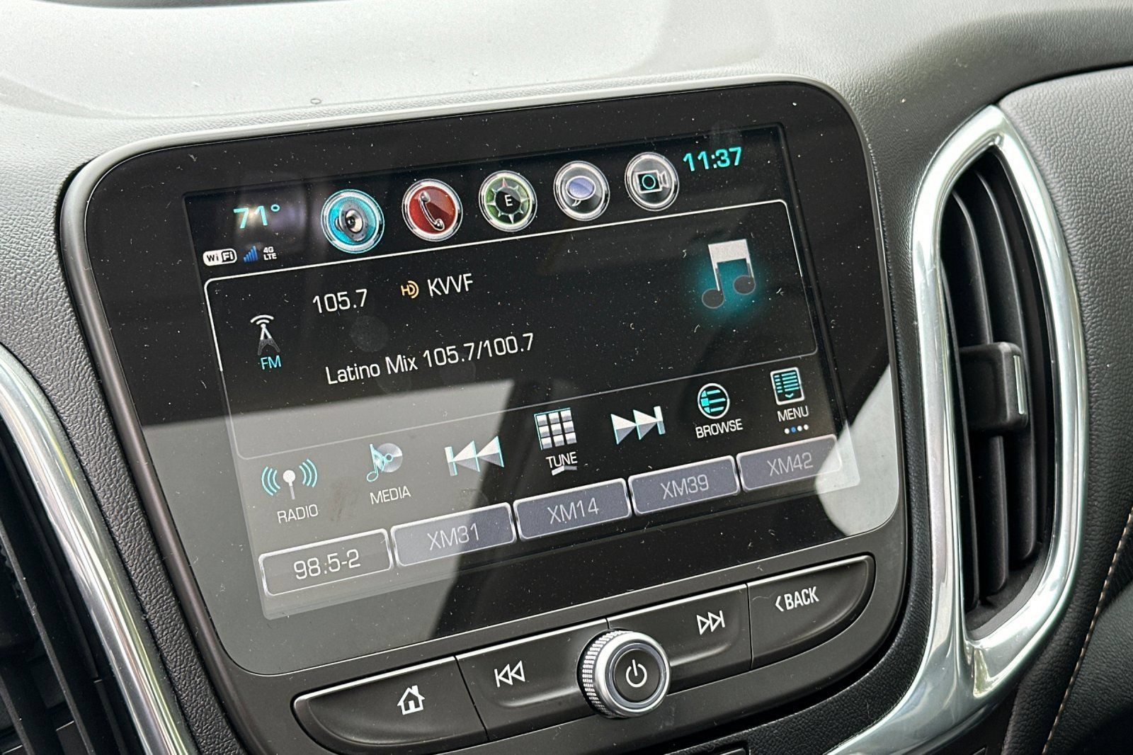 Used 2018 Chevrolet Equinox Premier AWD/4WD image 18
