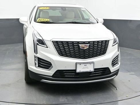 Used 2023 Cadillac XT5 Premium Luxury w/ Technology Package AWD/4WD image 4