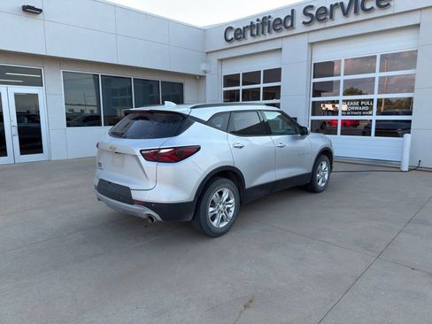 Used 2021 Chevrolet Blazer LT FWD image 3