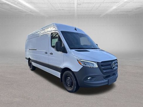 Used 2024 Mercedes-Benz Sprinter 3500 image 7