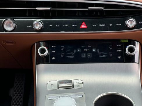 Certified 2026 Genesis GV70 2.5T Advanced image 10