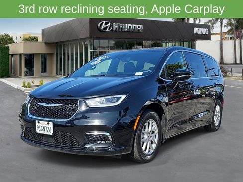 Used 2025 Chrysler Pacifica Select FWD image 7