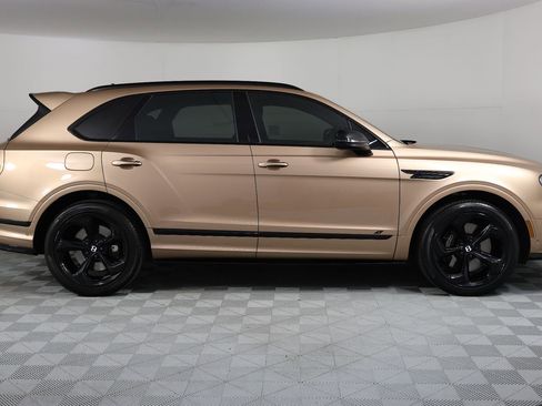 Used 2023 Bentley Bentayga image 10