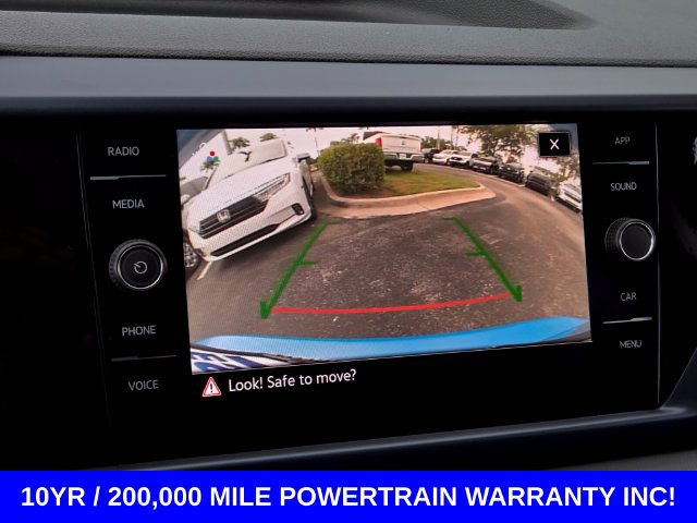 Used 2023 Volkswagen Taos SE w/ Panoramic Sunroof Package FWD image 24