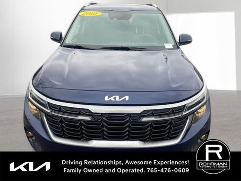 Certified 2025 Kia Seltos EX w/ EX Sunroof Package image 2