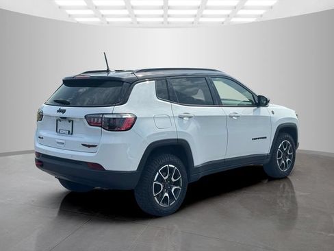 Certified 2025 Jeep Compass Trailhawk AWD/4WD image 7