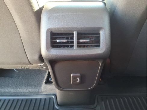 Certified 2023 Chevrolet Equinox LT FWD image 31