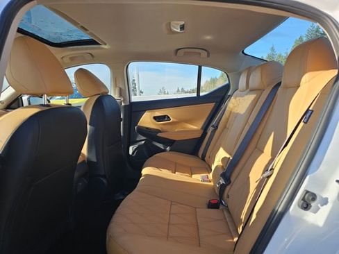 Used 2025 Nissan Sentra SV w/ SV Premium Package image 15