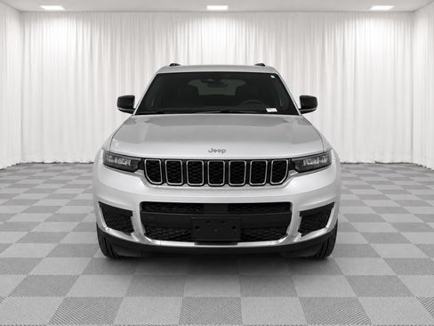 Used 2025 Jeep Grand Cherokee L Laredo AWD/4WD image 9