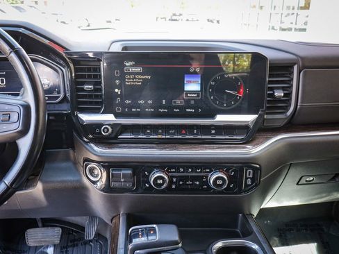 Used 2024 GMC Sierra 1500 Elevation AWD/4WD image 18