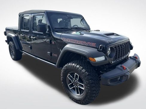 Used 2024 Jeep Gladiator Mojave w/ Technology Group AWD/4WD image 9