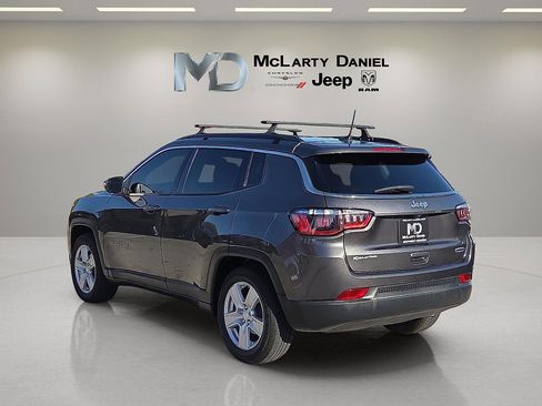 Used 2022 Jeep Compass Latitude image 4