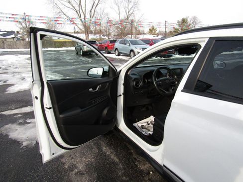 Used 2021 Hyundai Kona Limited w/ Cargo Package image 17