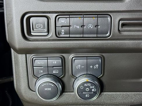 Used 2023 GMC Yukon SLT image 10