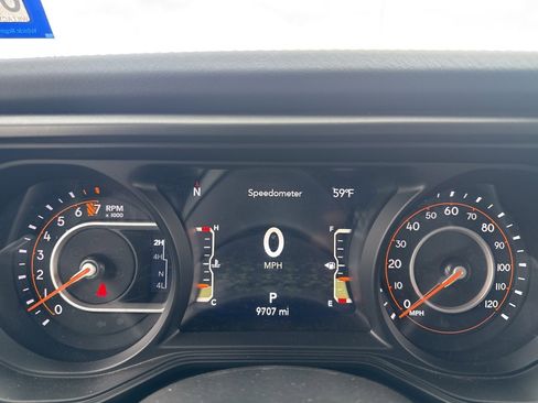 Used 2025 Jeep Gladiator Sport image 40