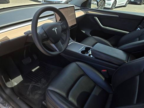 Used 2023 Tesla Model Y Long Range AWD/4WD image 10