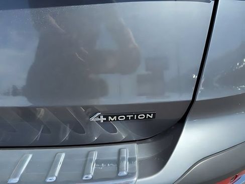 Used 2024 Volkswagen Taos SEL AWD/4WD image 12