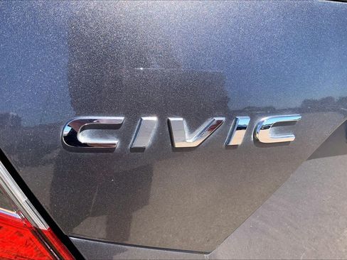 Used 2019 Honda Civic Sport image 32