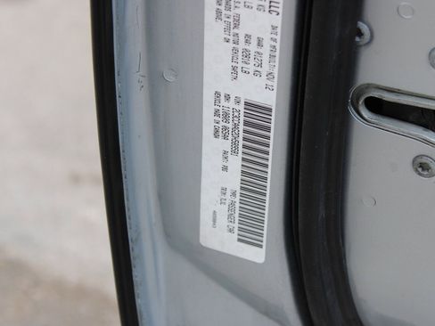 Used 2013 Chrysler 300 image 25