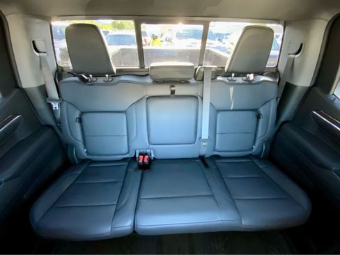 Used 2025 Chevrolet Silverado 1500 LT Trail Boss w/ Convenience Package II AWD/4WD image 29