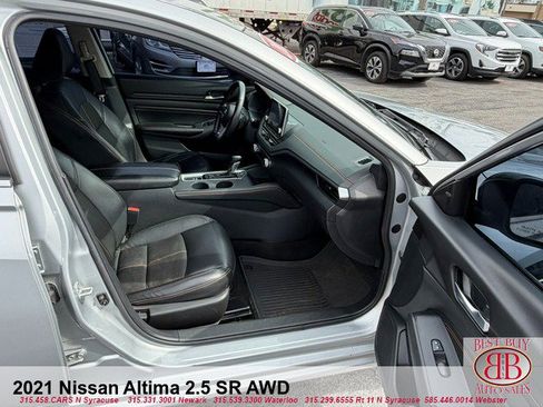 Used 2021 Nissan Altima 2.5 SR w/ SR Premium Package AWD/4WD image 16