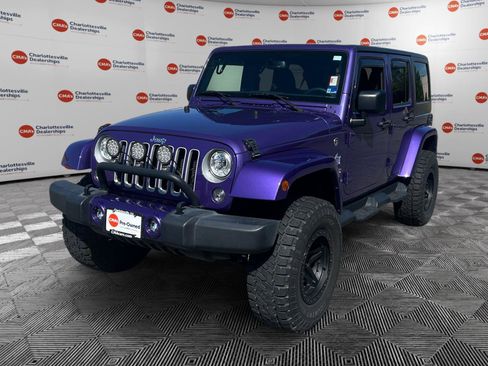 Used 2018 Jeep Wrangler Unlimited Sahara w/ Connectivity Group AWD/4WD image 1