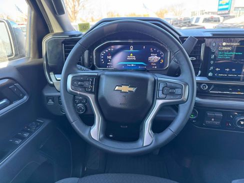 Used 2026 Chevrolet Silverado 1500 LT AWD/4WD image 18