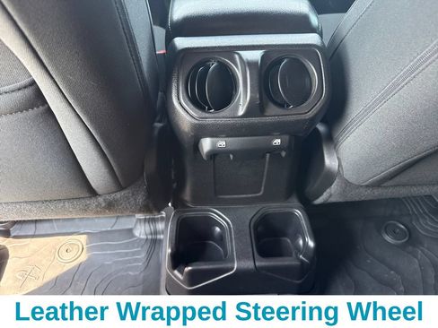 Used 2018 Jeep Wrangler Unlimited Sport S AWD/4WD image 11