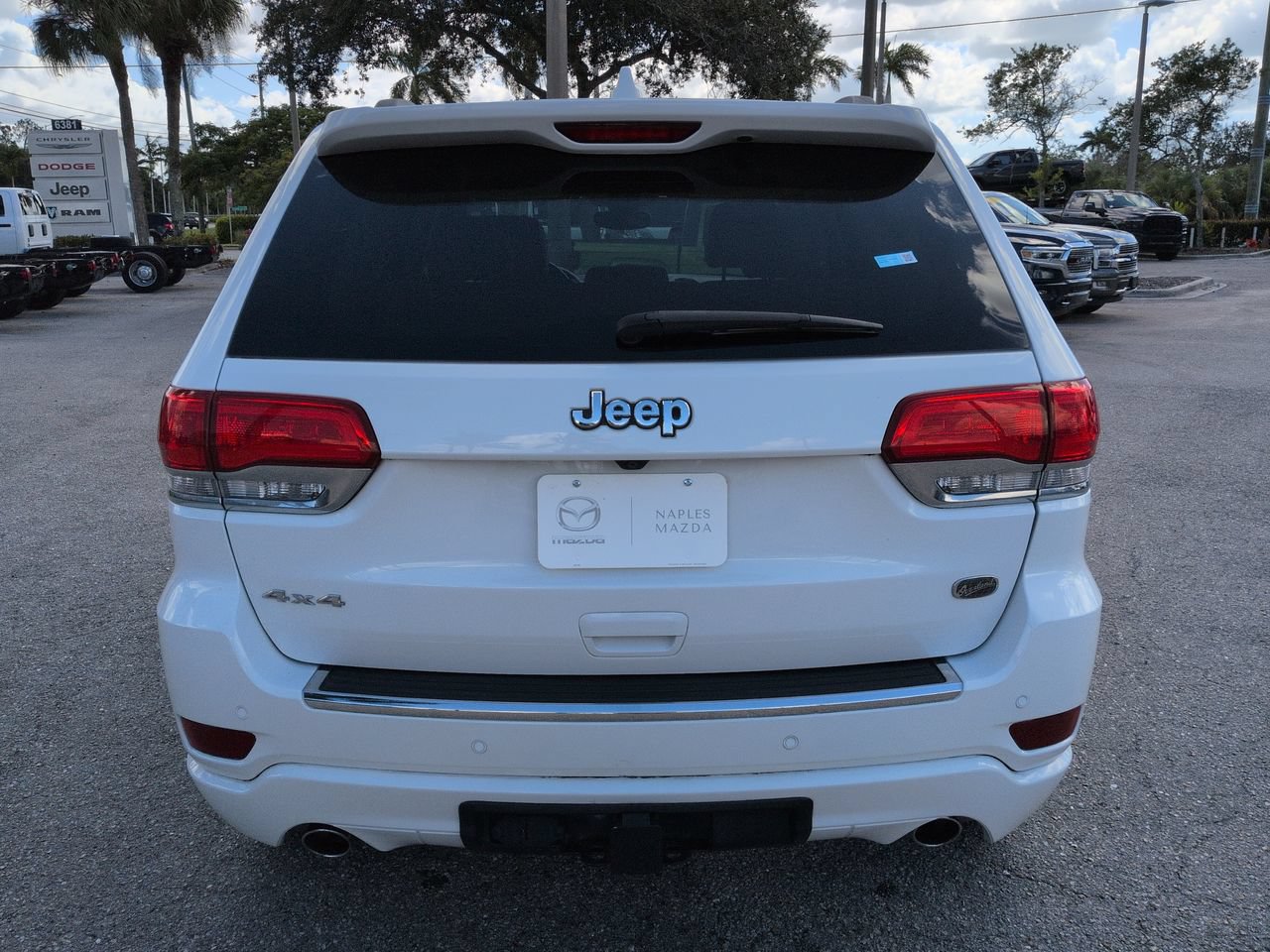 Used 2017 Jeep Grand Cherokee Overland AWD/4WD image 6