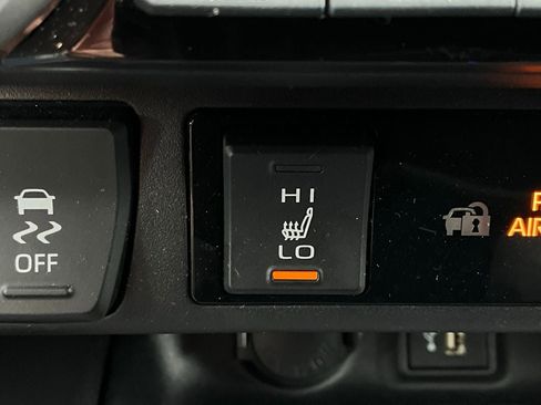 Used 2025 Toyota RAV4 XLE w/ Weather Package image 28