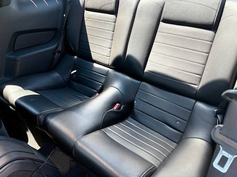 Used 2010 Ford Mustang GT Premium RWD image 8