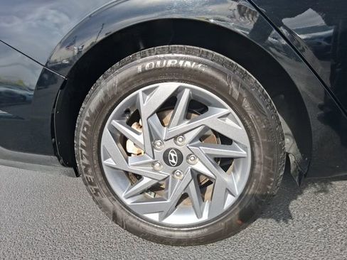 Used 2024 Hyundai Elantra SEL image 9