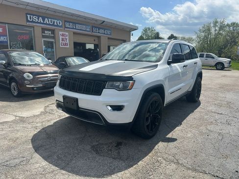 Used 2017 Jeep Grand Cherokee Limited image 2