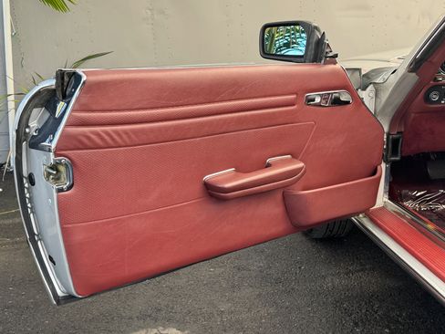 Used 1987 Mercedes-Benz 560 SL image 30