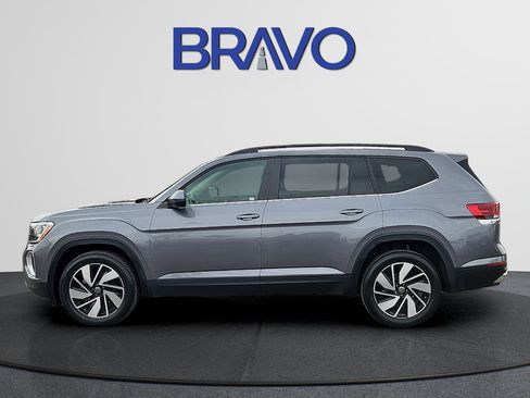 Used 2025 Volkswagen Atlas SE FWD image 2