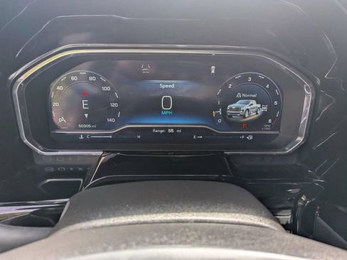 Used 2023 Chevrolet Silverado 1500 High Country w/ Technology Package AWD/4WD image 17