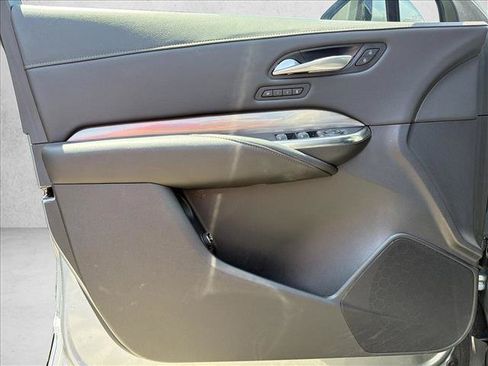 Used 2025 Cadillac XT4 Premium Luxury FWD image 9