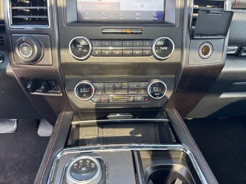 Used 2021 Ford Expedition Limited AWD/4WD image 12