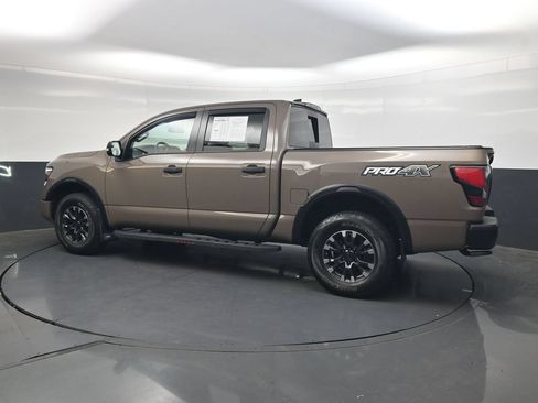 Used 2022 Nissan Titan PRO-4X w/ Pro-4x Convenience Package AWD/4WD image 8