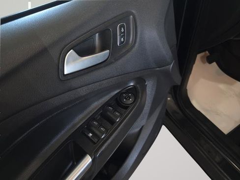 Used 2018 Ford Escape SE FWD image 11