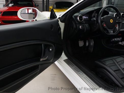 Used 2013 Ferrari California image 11