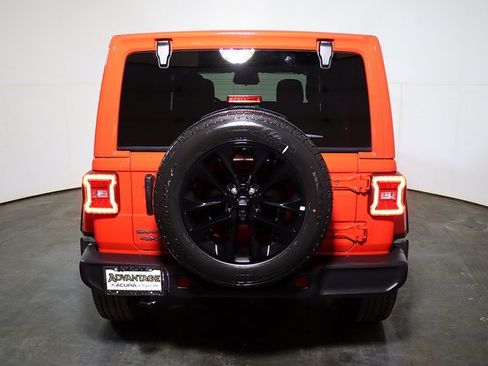 Used 2025 Jeep Wrangler Unlimited Sahara image 10