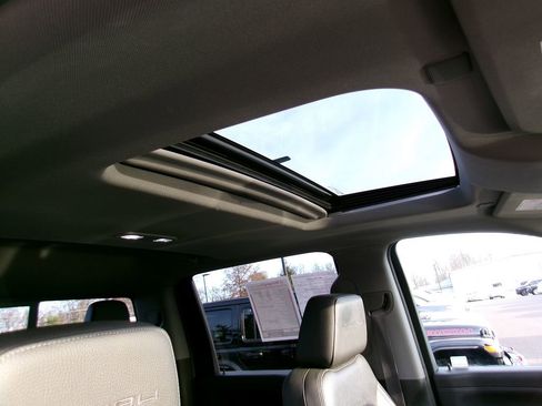 Used 2020 GMC Sierra 2500 Denali w/ Denali Ultimate Package image 19